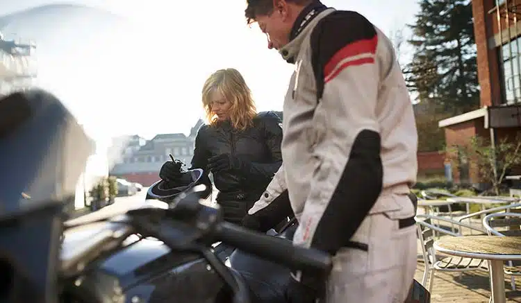 40_P&V_41_man_vrouw_moto-5321 40_P&V_41_man_vrouw_moto-5321